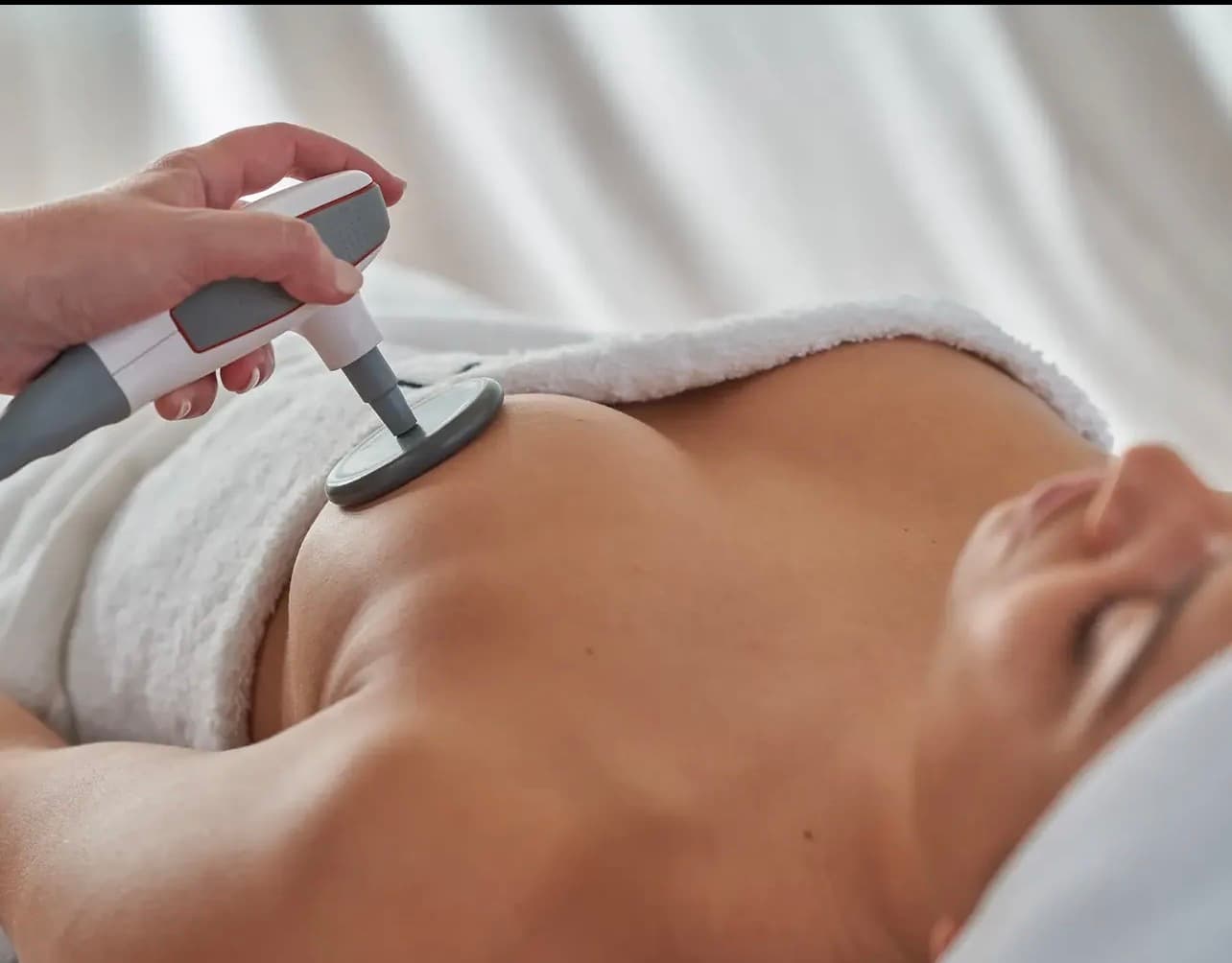 INDIBA BREAST & DÉCOLLETAGE treatment at Bloom Beauty
