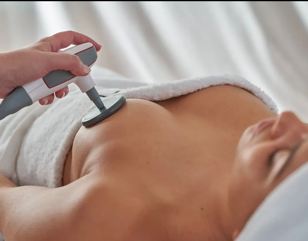 INDIBA BREAST & DÉCOLLETAGE