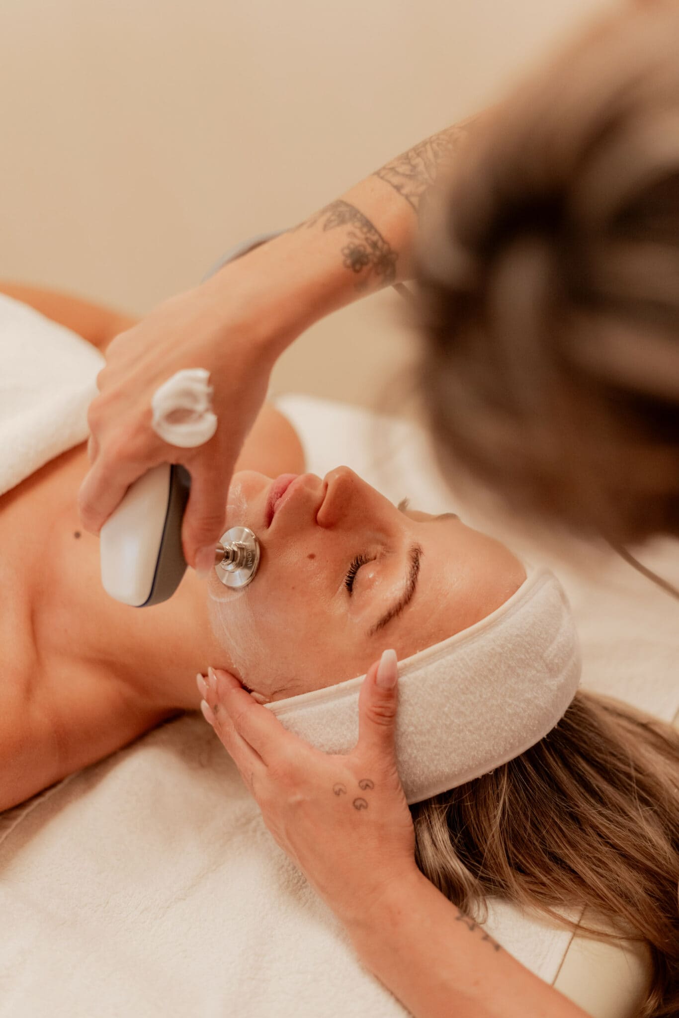 INDIBA CONTORNO DE OJOS — tratamiento en Bloom Beauty